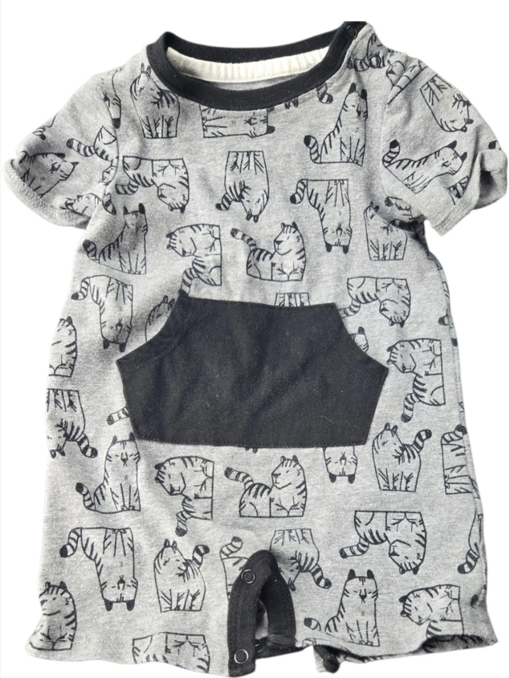 Cat & Jack Gray/BlackTiger Print Baby Romper- 3-6Mos EUC